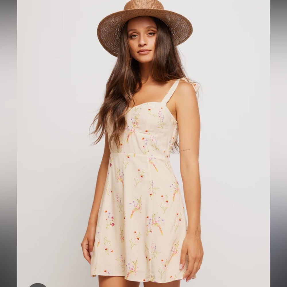 Backyard Roses Sammi Dress - Picture 4 of 4